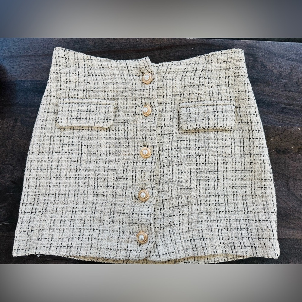 Elegant Cream Tweed Skirt size XS